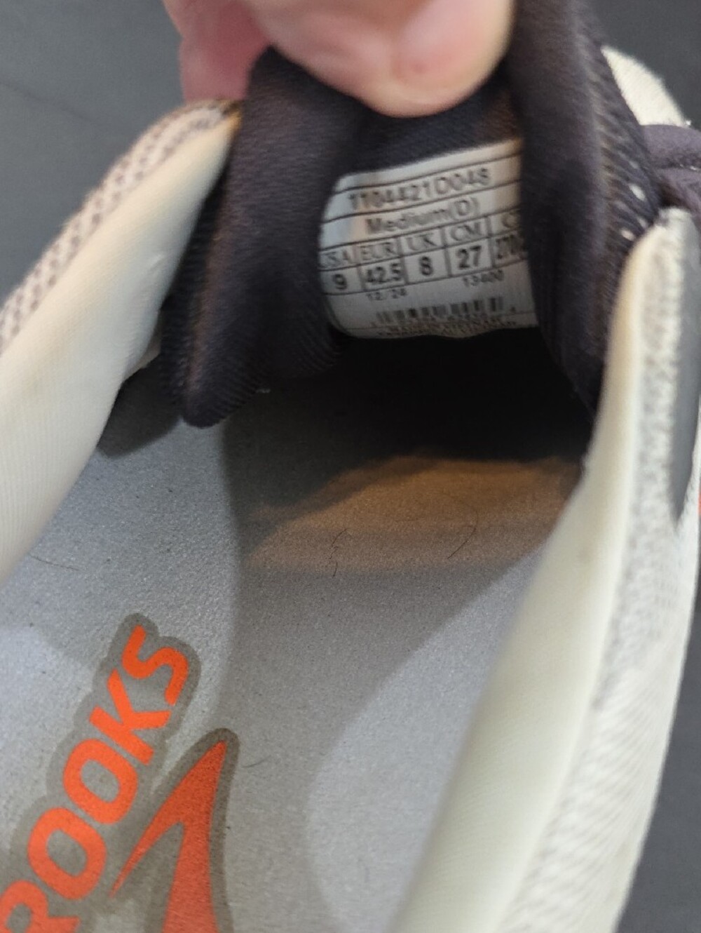 Brooks Men’s Ghost 17 Running Shoes - Cream with Orange and Gray Accents Size 9 - Picture 9 of 10